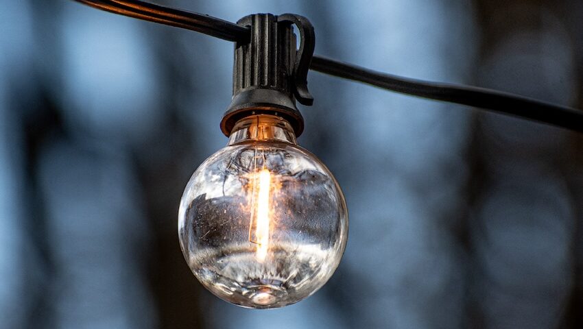 Lampa som lyser utomhus